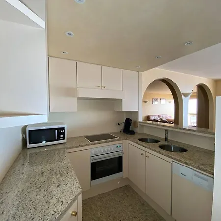 Amazing 2-bedroom With Amazing Sea-view *